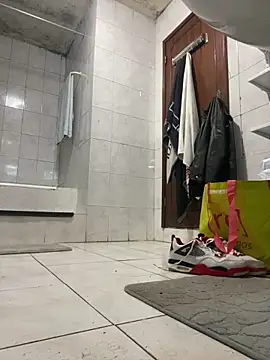 rogerdik76 online show from February 25, 6:13 am