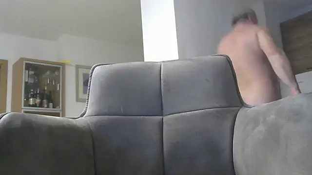 jerkoutdoor70 online show from November 15, 4:22 pm