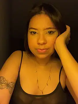 KiaraCut online show from March 27, 1:58 am