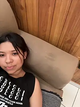 KiaraCut online show from March 31, 5:48 pm