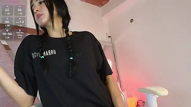 Snapshot of GirlPiscis chatting on February 24, 1:21 pm GirlPiscis online show from February 24, 1:21 pm