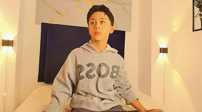 Snapshot of Dante_bre chatting on March 12, 8:41 pm Dante bre online show from March 12, 8:41 pm