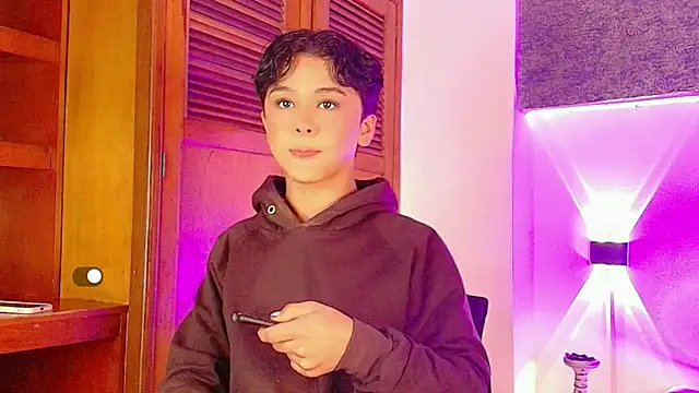 Snapshot of Dante_bre chatting on October 9, 12:17 pm Dante bre online show from October 9, 12:17 pm