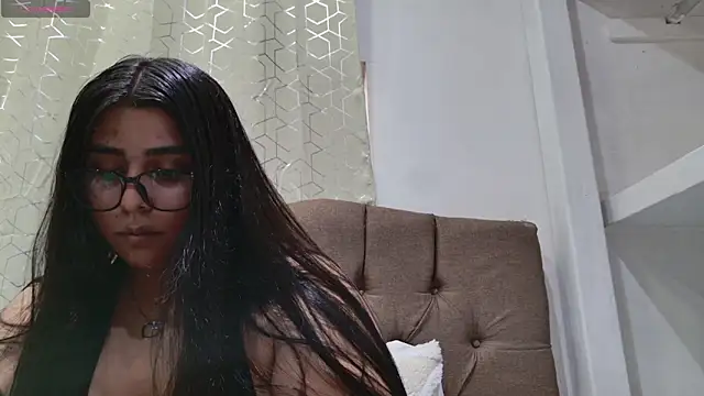 virginbrunette99 online show from November 21, 7:35 pm