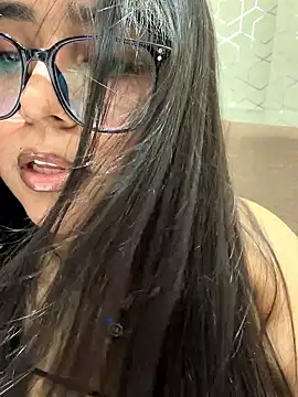 virginbrunette99 online show from December 14, 2:07 am