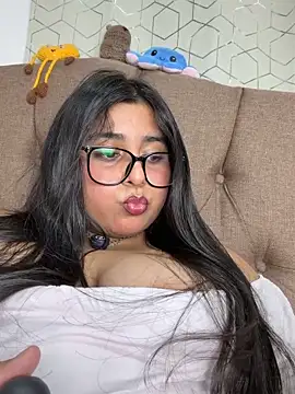 virginbrunette99 online show from May 9, 4:49 am