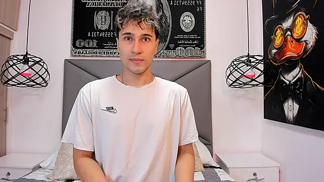 Snapshot of buddy_whitte chatting on November 12, 11:47 am buddy whitte online show from November 12, 11:47 am