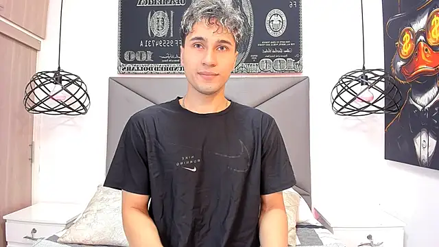 Snapshot of buddy_whitte chatting on November 11, 11:49 am buddy whitte online show from November 11, 11:49 am