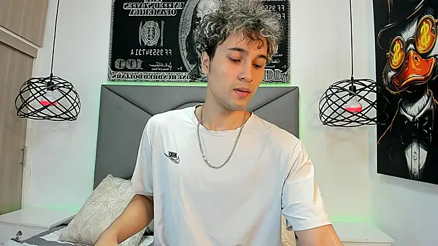 Snapshot of buddy_whitte chatting on October 27, 12:06 pm buddy whitte online show from October 27, 12:06 pm