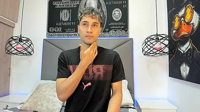 Snapshot of buddy_whitte chatting on November 7, 11:37 am buddy whitte online show from November 7, 11:37 am