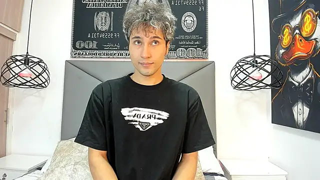 Snapshot of buddy_whitte chatting on November 6, 11:58 am buddy whitte online show from November 6, 11:58 am