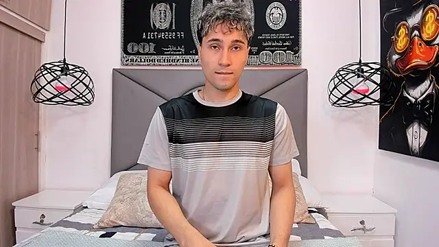 Snapshot of buddy_whitte chatting on November 10, 11:37 am buddy whitte online show from November 10, 11:37 am