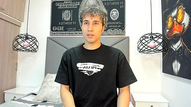 Snapshot of buddy_whitte chatting on November 1, 12:10 pm buddy whitte online show from November 1, 12:10 pm