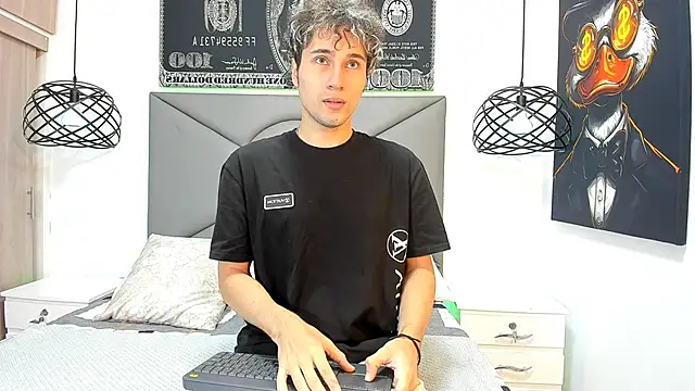 Snapshot of buddy_whitte chatting on October 29, 11:42 am buddy whitte online show from October 29, 11:42 am