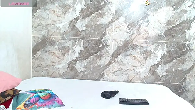 Snapshot of kima_leds chatting on June 30, 2:33 am kima leds online show from June 30, 2:33 am