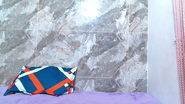 Snapshot of kima_leds chatting on February 24, 1:39 am kima leds online show from February 24, 1:39 am