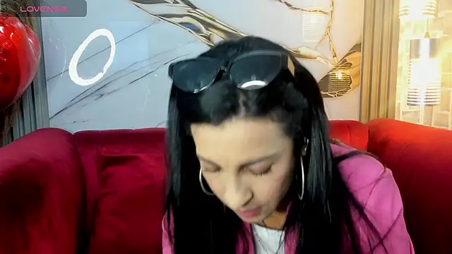 Bella williamss  online show from February 10, 7:35 pm