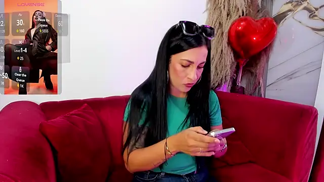 Bella williamss  online show from March 27, 7:59 pm