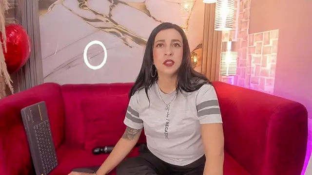 Bella williamss  online show from December 18, 4:11 pm