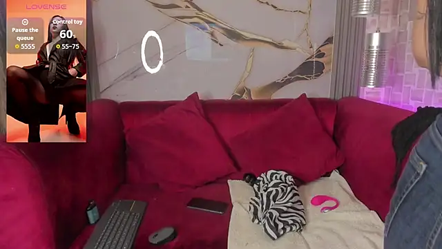 Bella williamss  online show from December 1, 7:04 pm