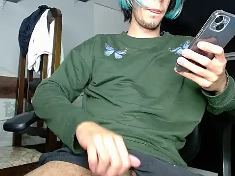 Snapshot of blondetwink chatting on June 18, 9:42 pm blondetwink online show from June 18, 9:42 pm
