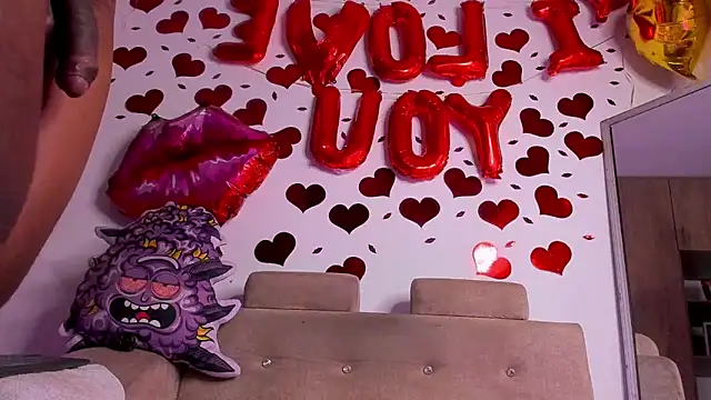 Snapshot of LOGAN_DRAKE chatting on February 12, 4:34 am LOGAN DRAKE online show from February 12, 4:34 am