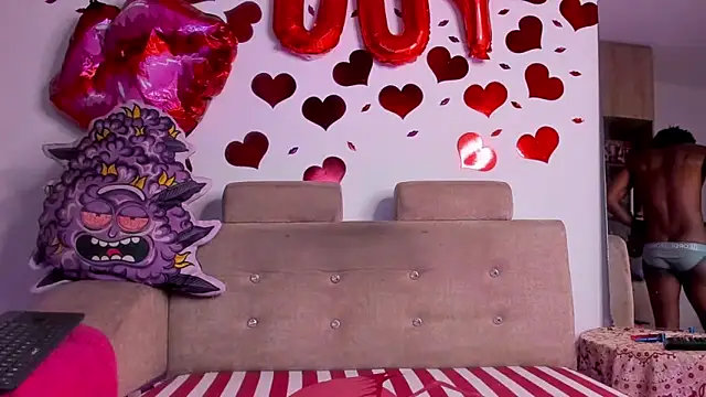 Snapshot of LOGAN_DRAKE chatting on February 28, 4:56 am LOGAN DRAKE online show from February 28, 4:56 am