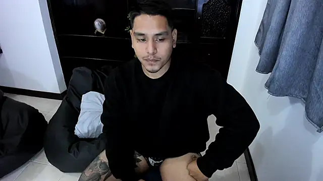 maxflurry  online show from March 6, 5:03 am