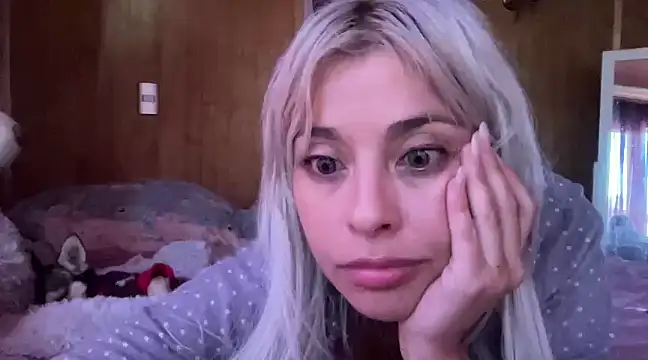 WhiteSnow09 online show from March 7, 6:11 pm