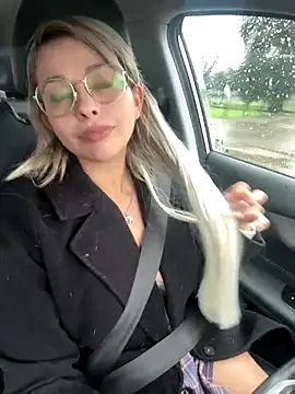 WhiteSnow09 online show from September 19, 8:24 pm