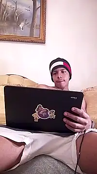 Snapshot of Israel1313_ chatting on February 27, 1:41 am Israel1313 online show from February 27, 1:41 am