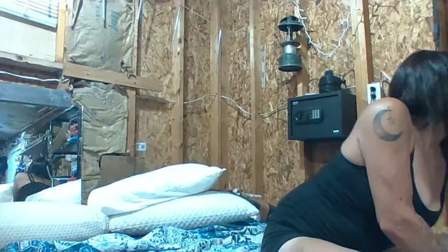Snapshot of SillyRabbitz chatting on September 12, 7:46 pm SillyRabbitz online show from September 12, 7:46 pm