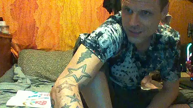 Snapshot of SillyRabbitz chatting on March 10, 3:56 am SillyRabbitz online show from March 10, 3:56 am