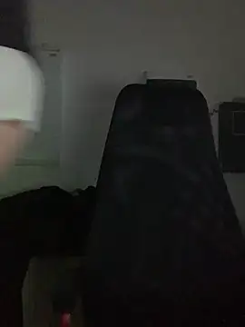 Snapshot of Mike8523 chatting on February 24, 5:58 pm Mike8523 online show from February 24, 5:58 pm