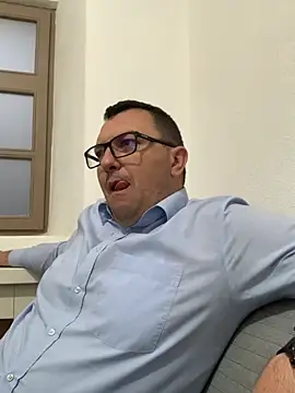 Mike8523 online show from November 23, 5:28 am