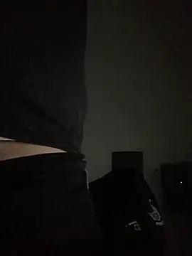 Snapshot of Mike8523 chatting on February 17, 6:38 pm Mike8523 online show from February 17, 6:38 pm