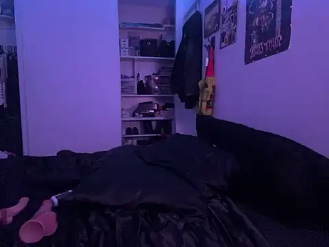 Snapshot of ChrryFoxx chatting on March 22, 8:51 am ChrryFoxx online show from March 22, 8:51 am