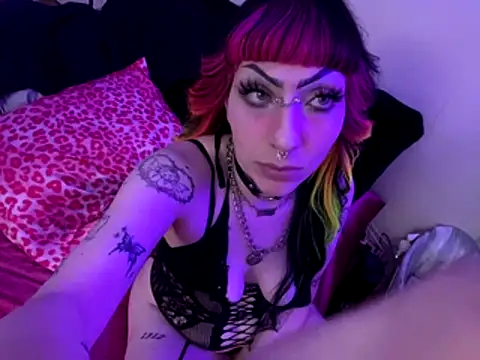 Snapshot of ChrryFoxx chatting on November 4, 10:19 am ChrryFoxx online show from November 4, 10:19 am