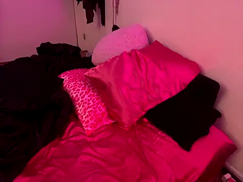 Snapshot of ChrryFoxx chatting on September 26, 8:21 am ChrryFoxx online show from September 26, 8:21 am