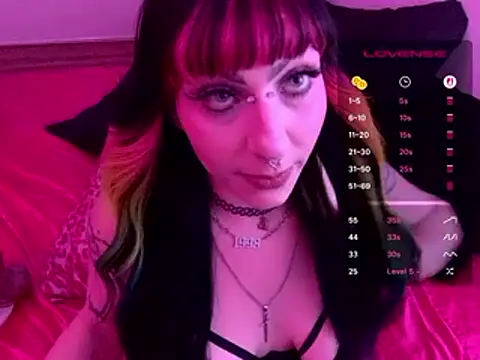 Snapshot of ChrryFoxx chatting on June 2, 11:43 am ChrryFoxx online show from June 2, 11:43 am