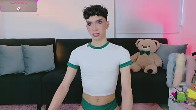 Snapshot of James_BrownT chatting on June 7, 4:23 pm James BrownT online show from June 7, 4:23 pm