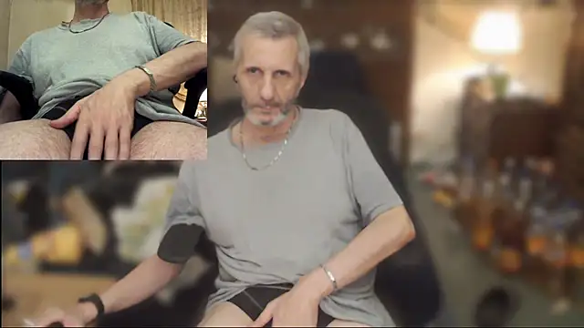 Snapshot of maxdaddy690 chatting on June 24, 9:01 pm maxdaddy690 online show from June 24, 9:01 pm