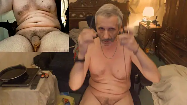 maxdaddy690 online show from March 21, 12:01 am