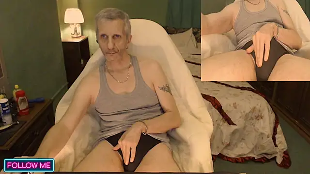 maxdaddy690 online show from December 3, 9:28 pm