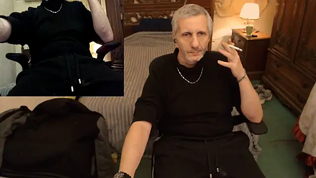 maxdaddy690 online show from November 26, 10:10 pm