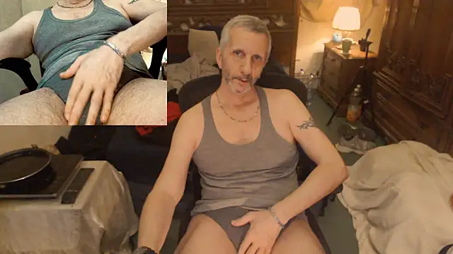 maxdaddy690 online show from March 18, 9:37 pm