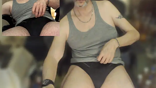 maxdaddy690 online show from May 4, 10:01 pm