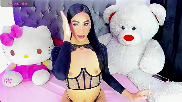 Julie Lovelyx1 online show from April 24, 3:30 am