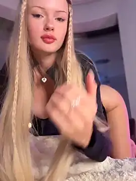 Snapshot of AngelicaaHeaven chatting on September 12, 10:42 pm AngelicaaHeaven online show from September 12, 10:42 pm