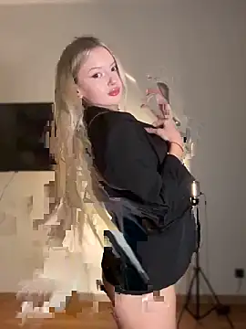 Snapshot of AngelicaaHeaven chatting on October 18, 10:01 pm AngelicaaHeaven online show from October 18, 10:01 pm